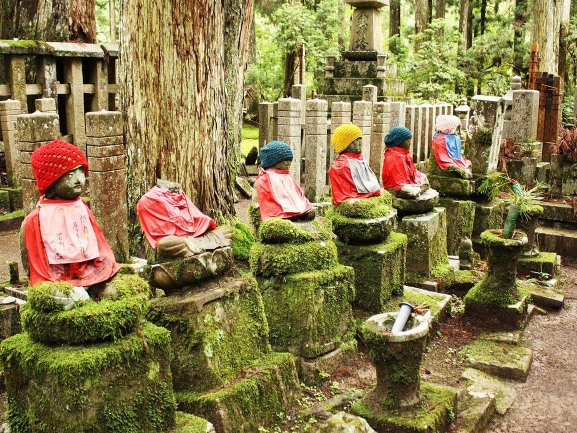 Okunoin cemetery