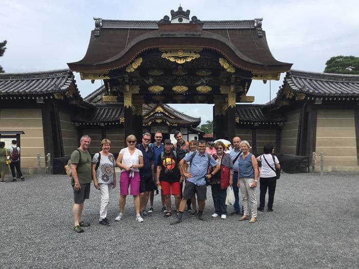 Nijo Castle group picture